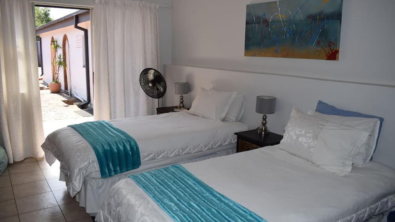Oppi Hoek Guest House