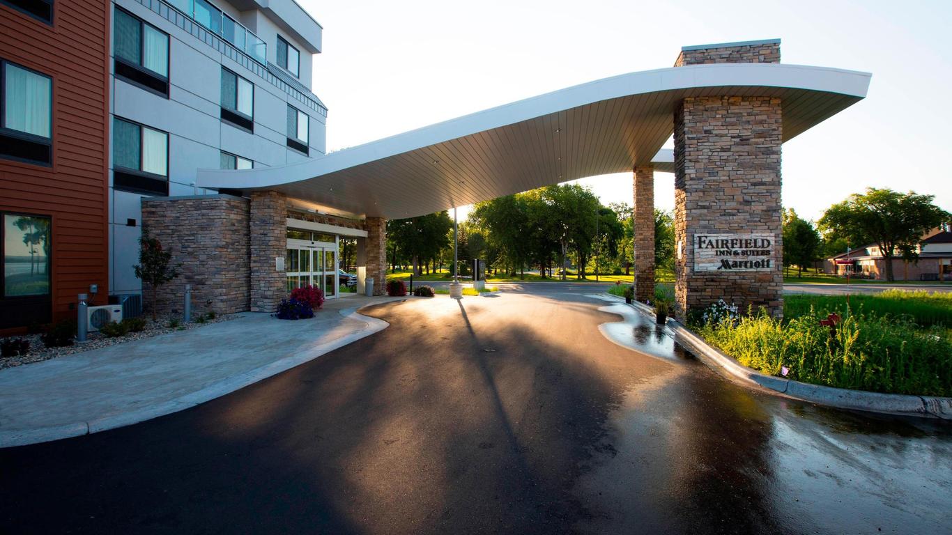 Fairfield Inn & Suites by Marriott Detroit Lakes