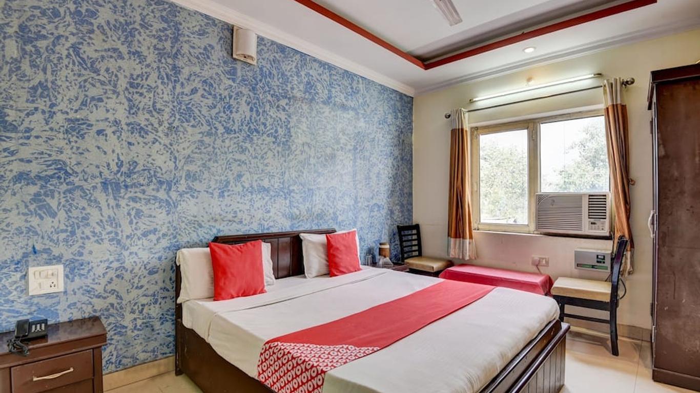 Hotel Esskay