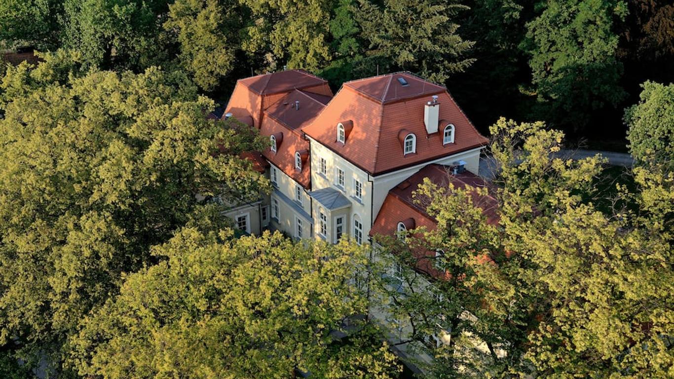 Dwor Sierakow
