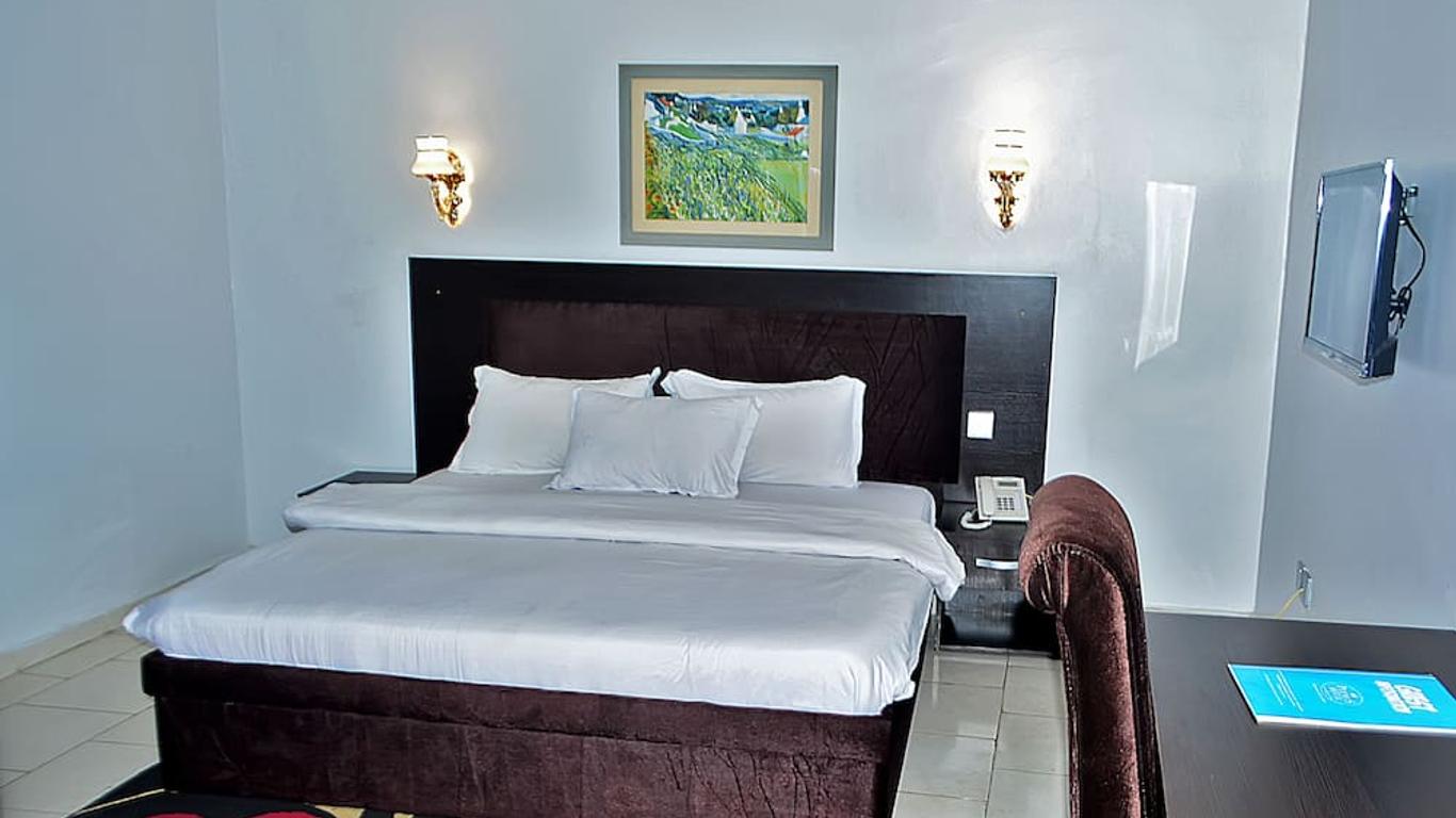 Peemos Place Warri