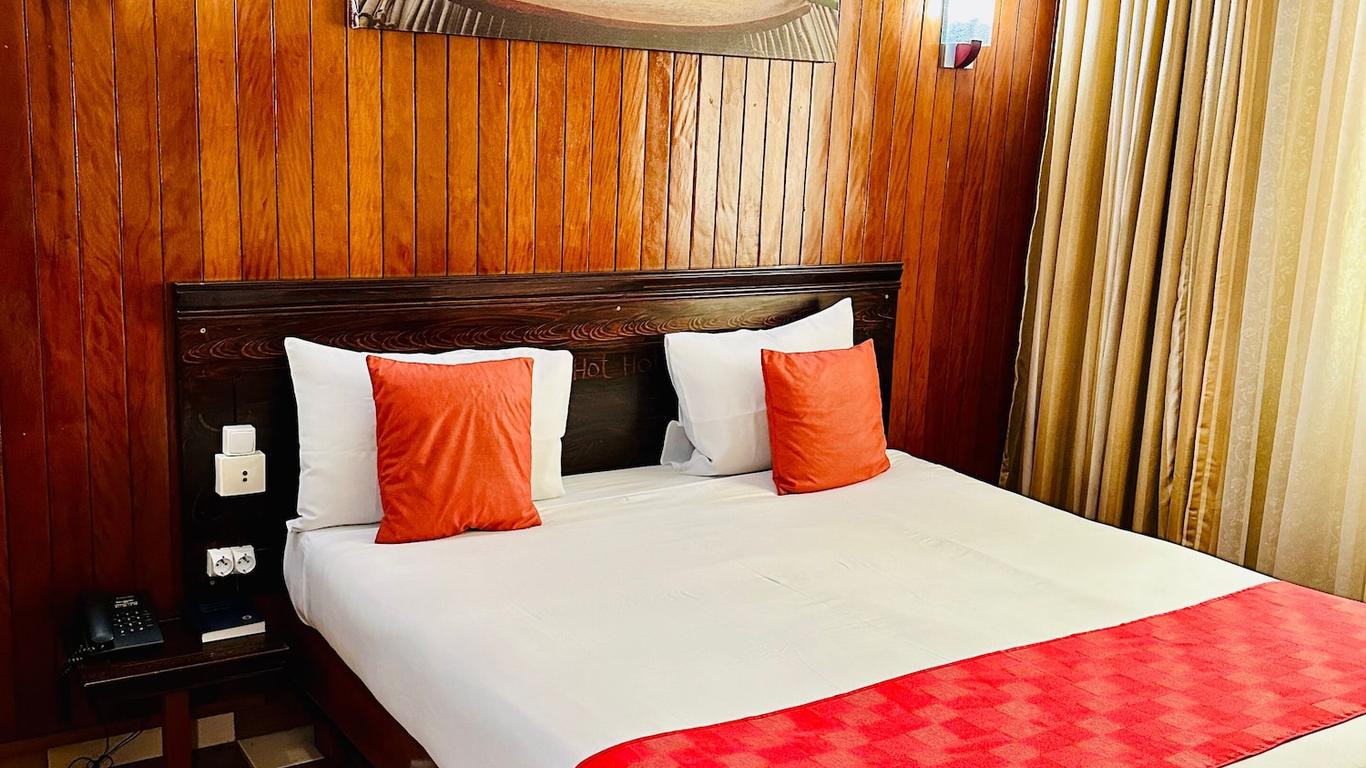 Yaahot Hotel