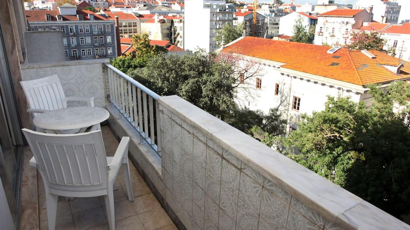 Lisbon Suite Home