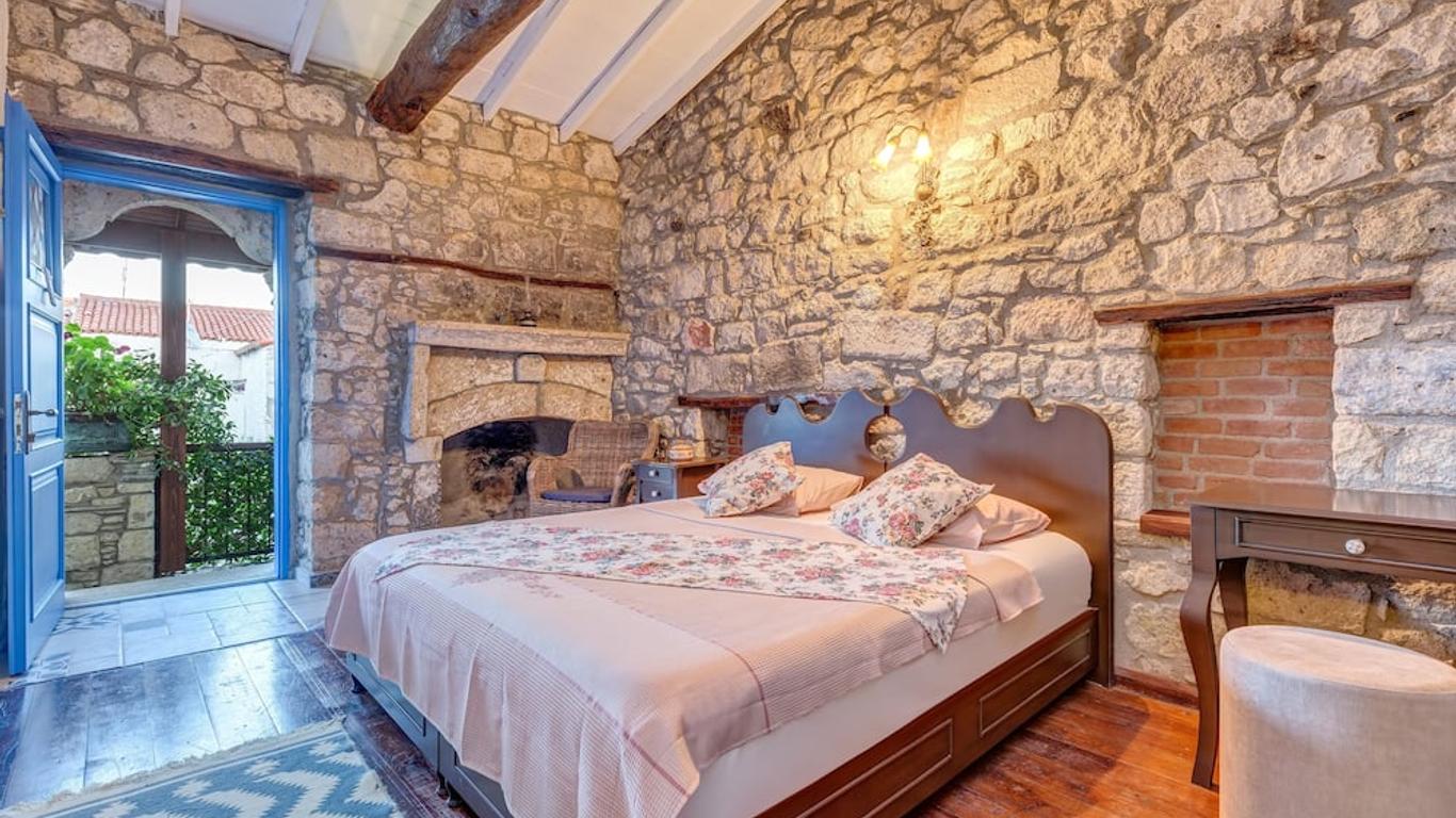 Alacati Eski Ev Hotel