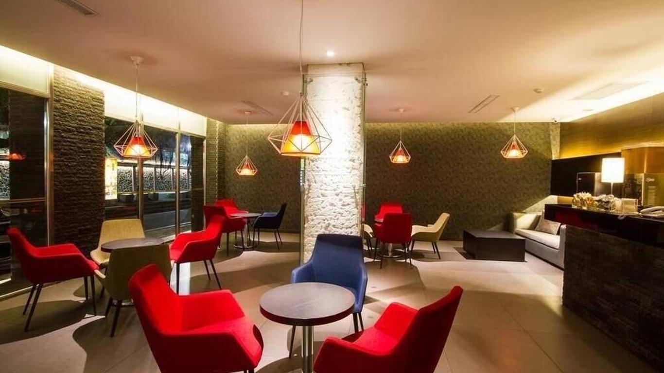 Haifu Hotel & Suites