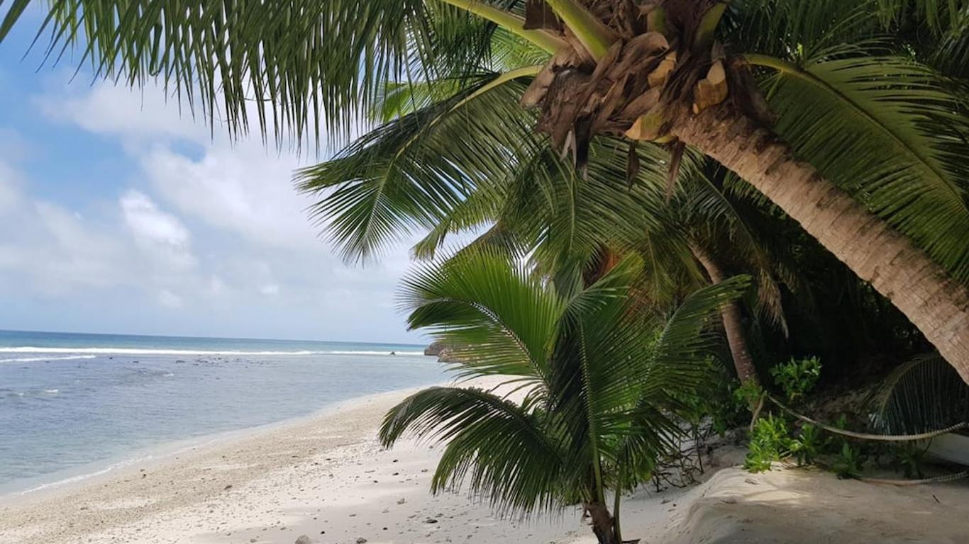 Anse Kerlan Beach Chalets