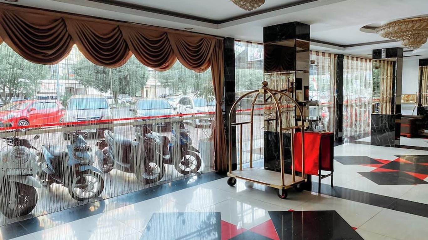 Lucky Star Hotel