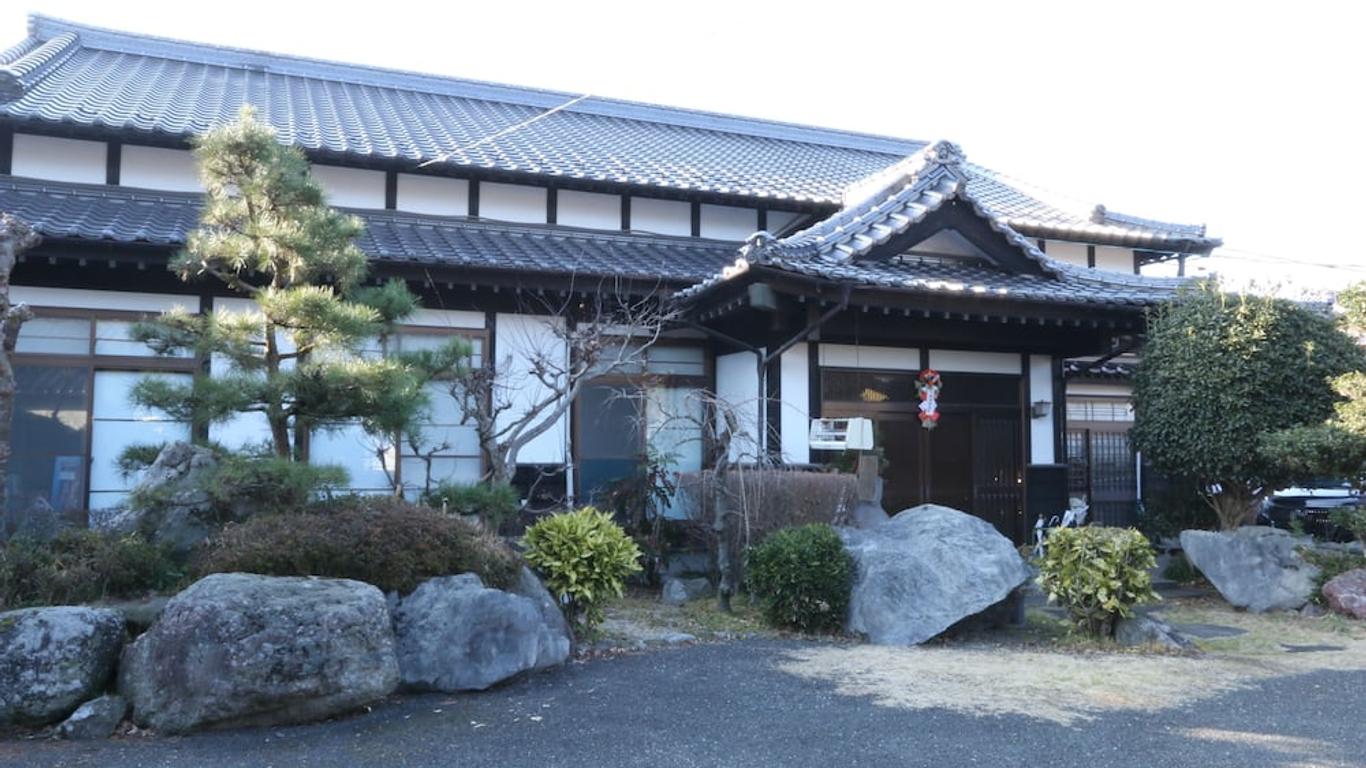 Minshuku Shiroyama