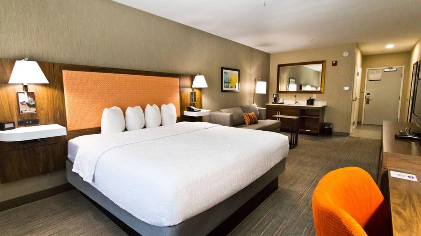 Hampton Inn & Suites Sacramento-Cal Expo