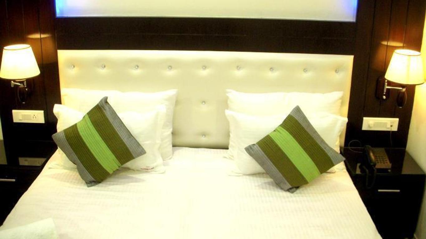 Hotel Tashkent Palace