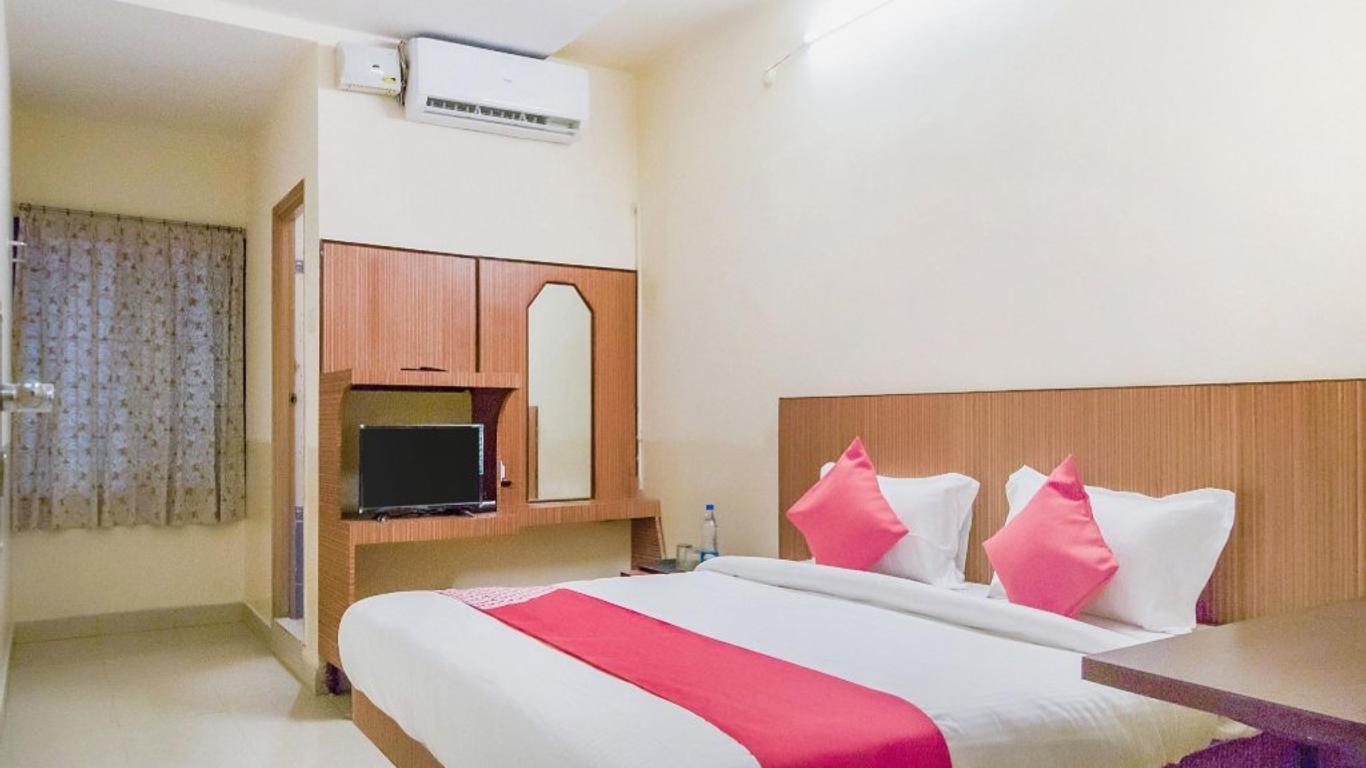 OYO 13300 Anupama Residency