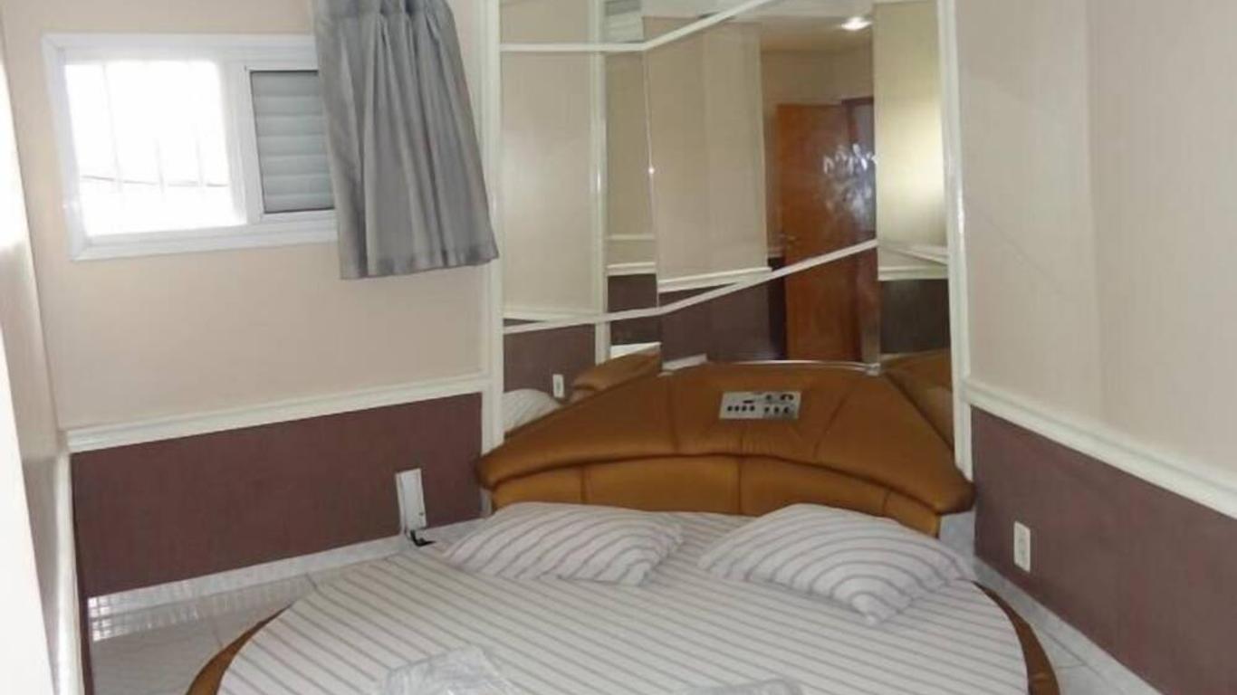 Hotel Yes (Adult Only)