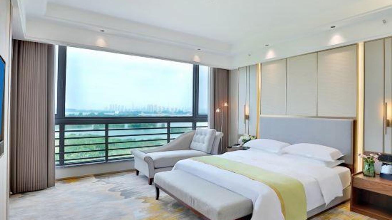 Jinling Runyang Bridge Hotel