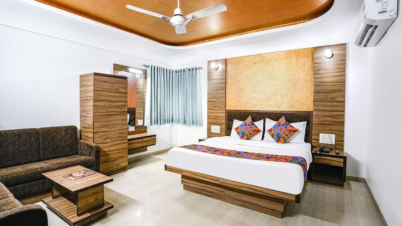 Fabhotel Ratna Palace