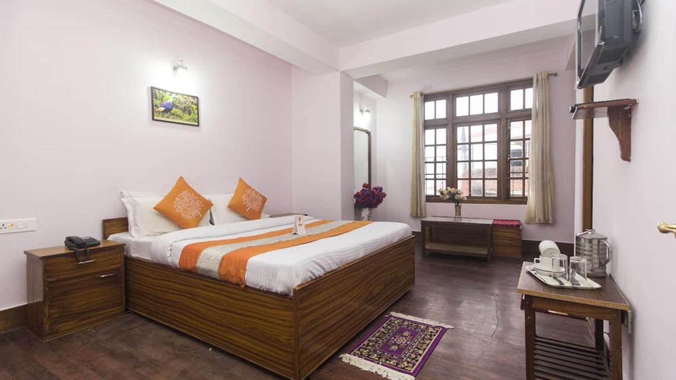 OYO 10883 Pema Thang Residency