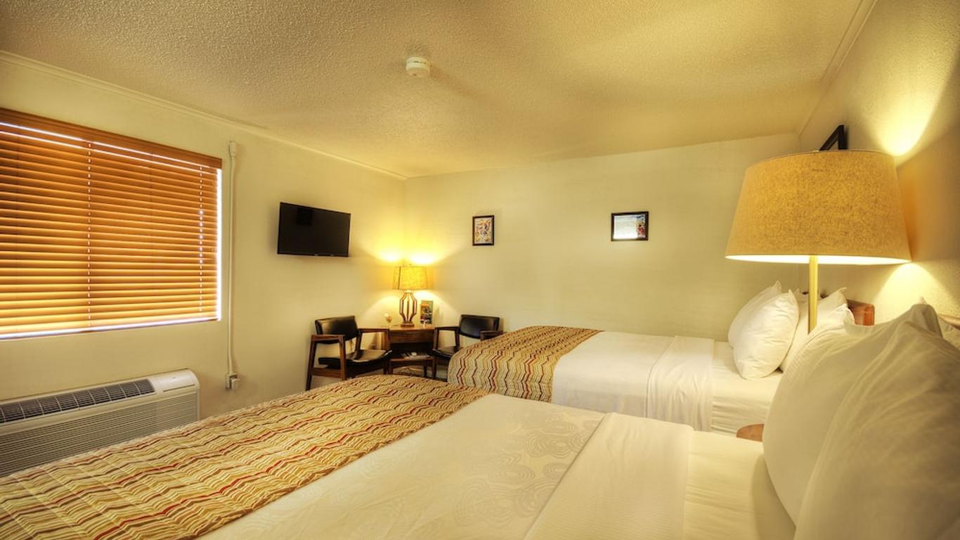 Roadrunner Lodge Motel