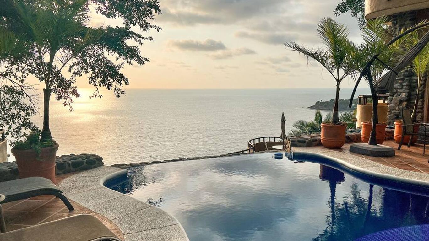 Villa Carolyna - Breathtaking Views and Panoramic Vistas