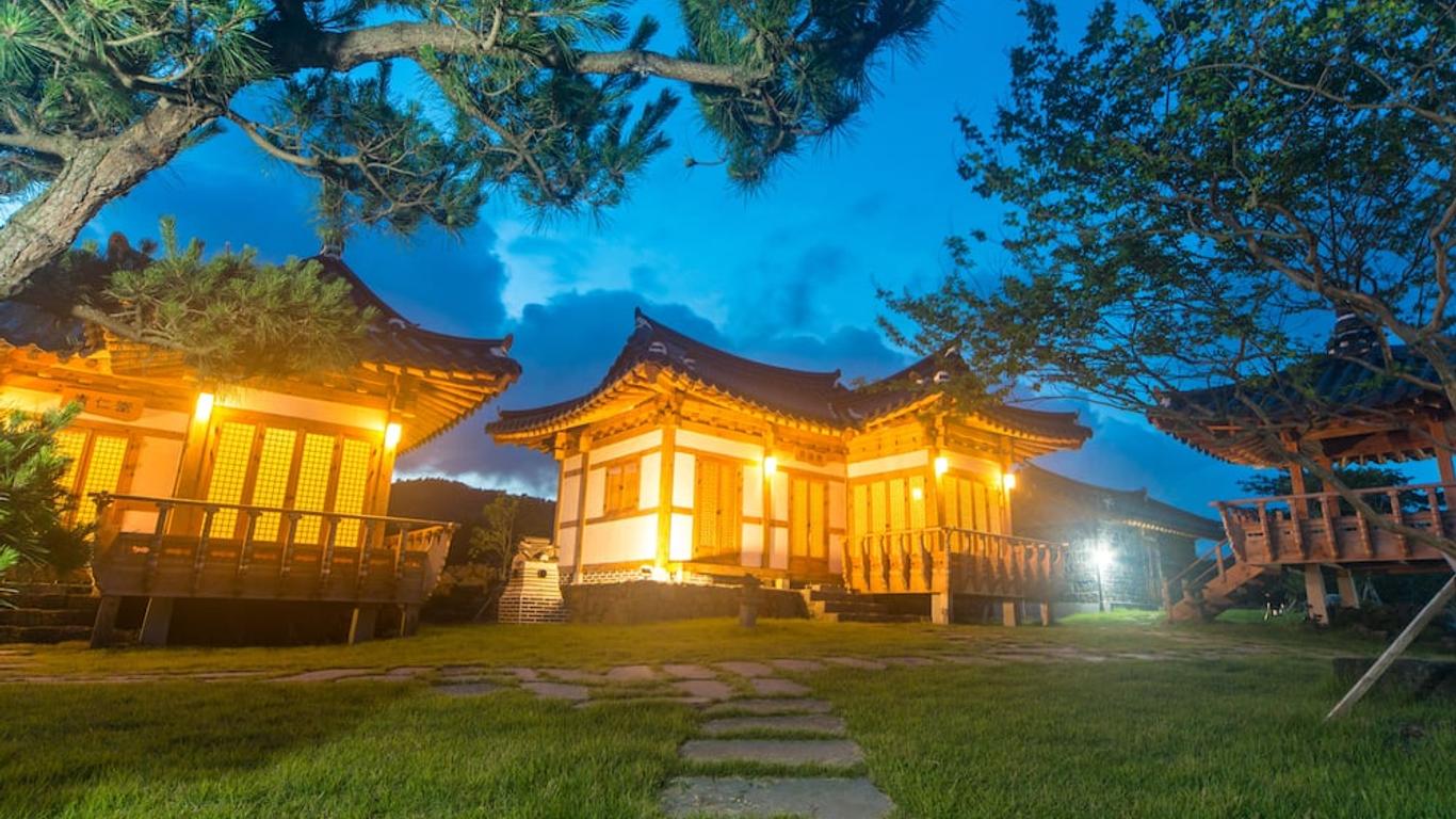 Canopus Resort Pension