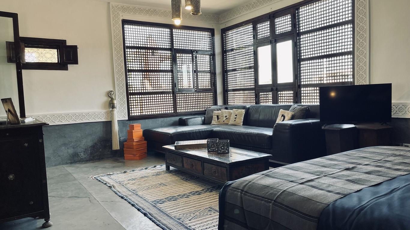 Riad 144