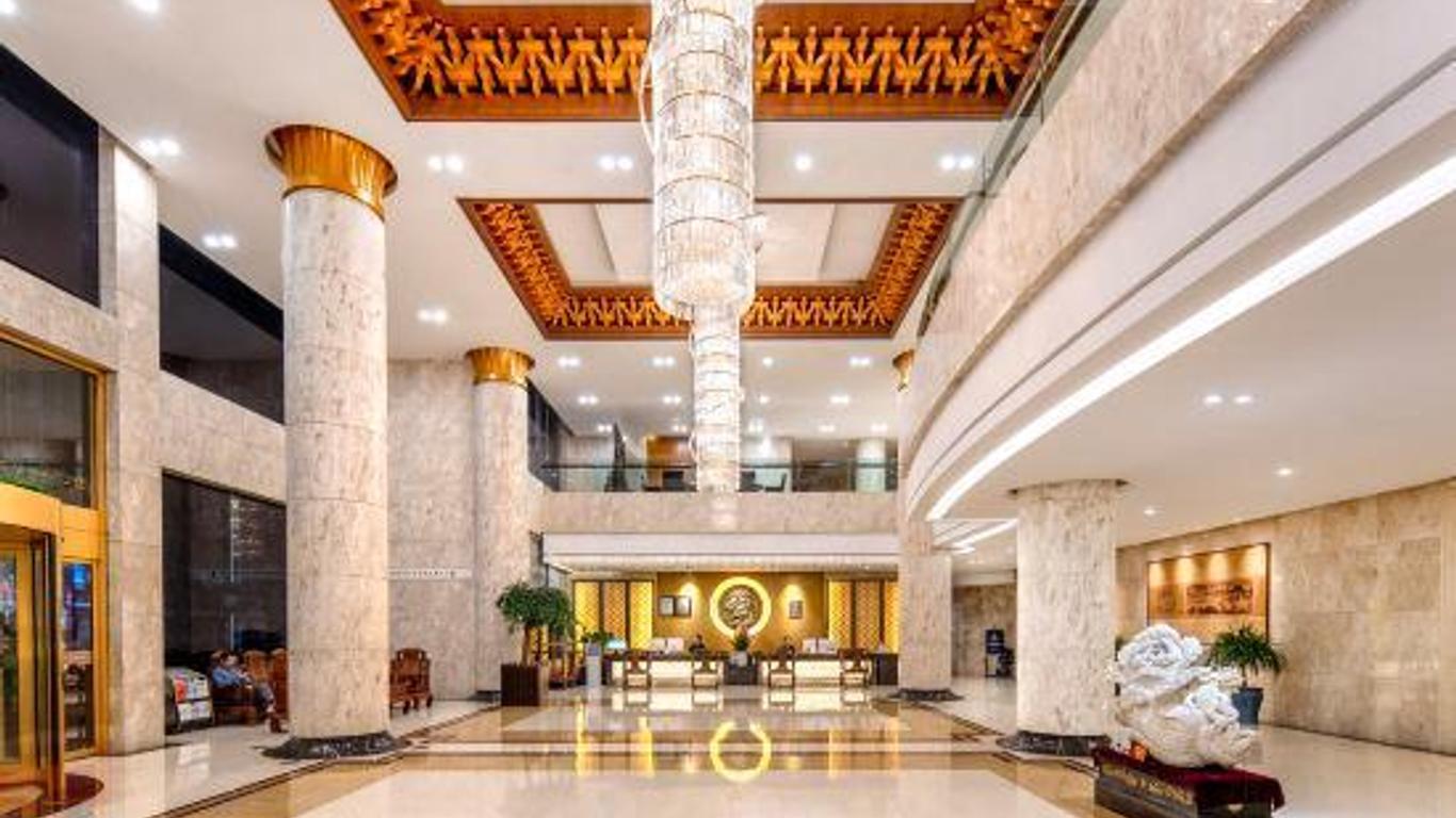 Royal Plaza Hotel