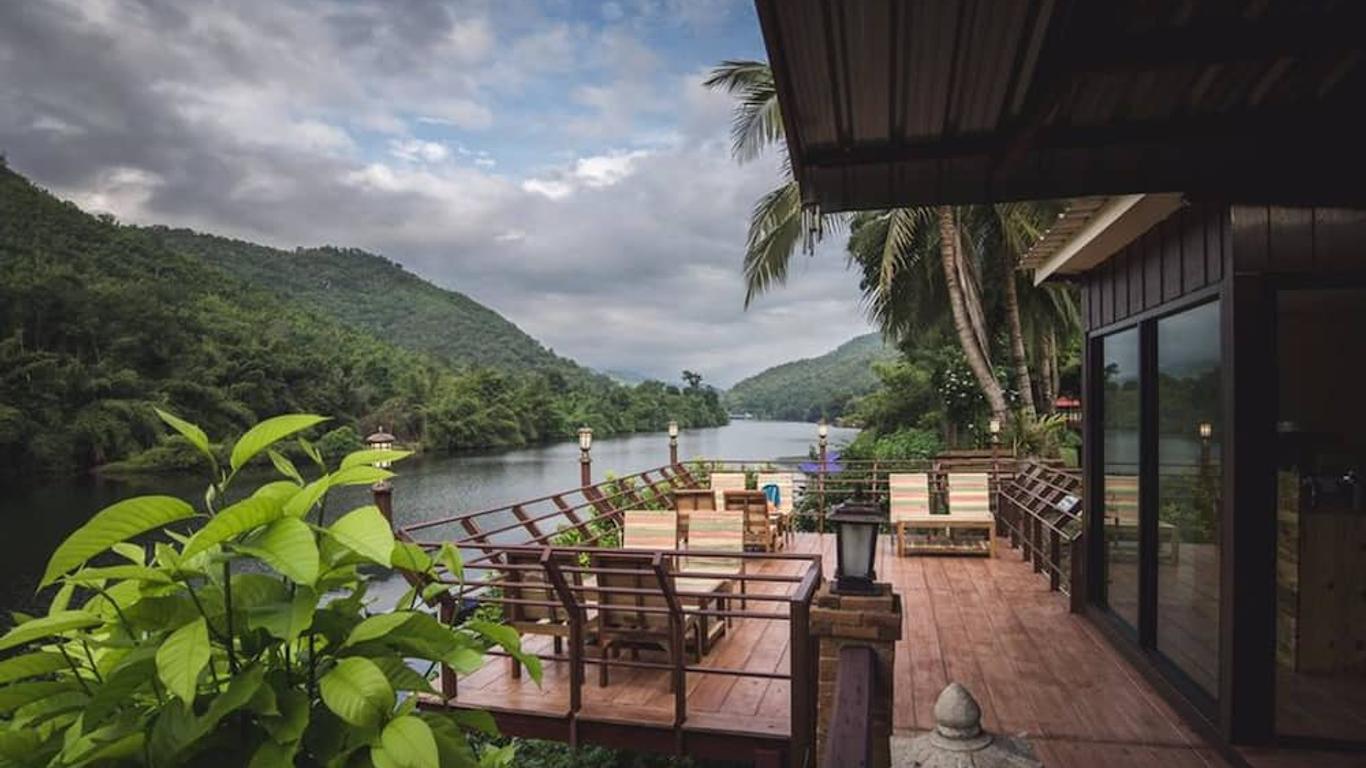 Naphatphorn Resort