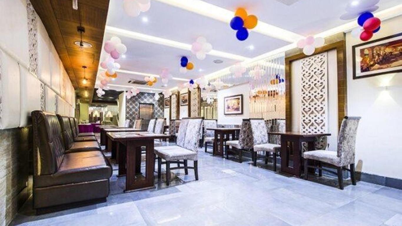 Fabhotel Prime Royal Plaza