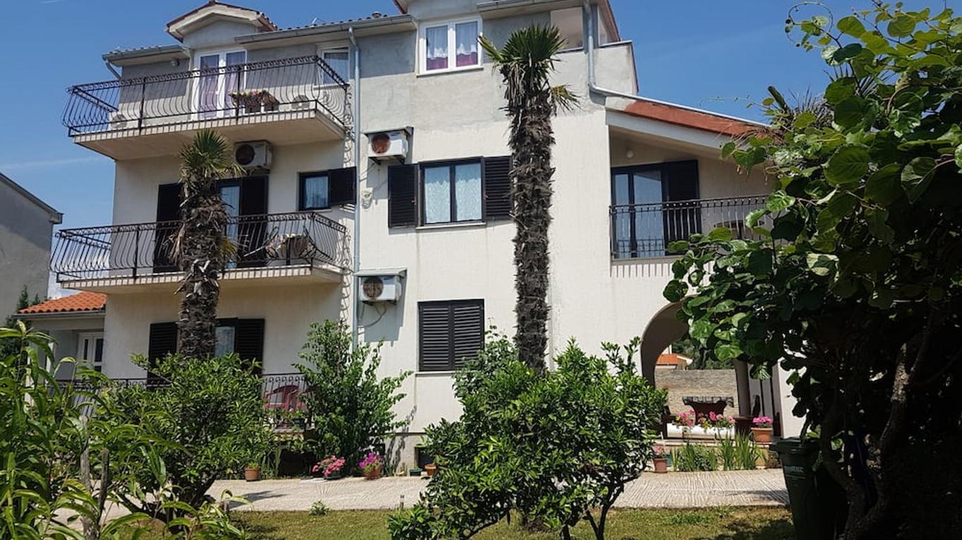 Apartments Zova
