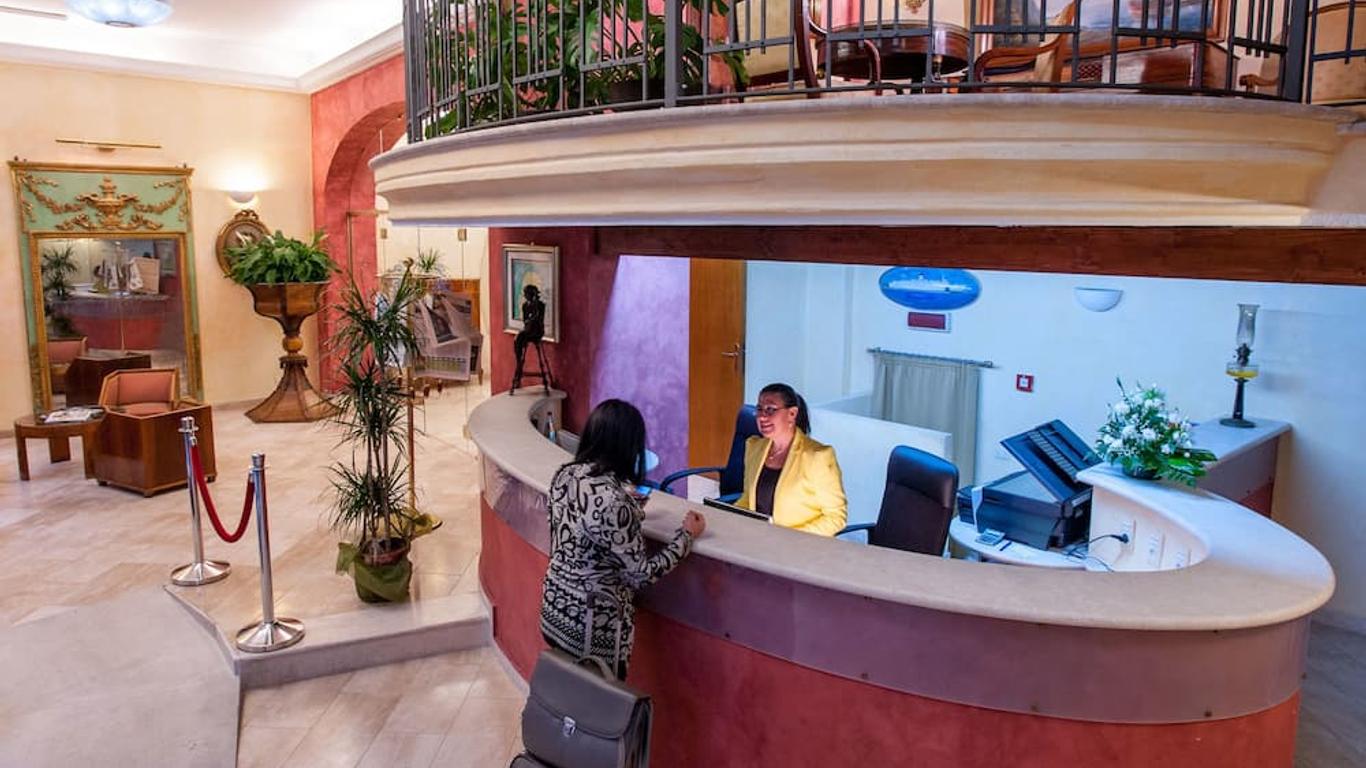 Hotel Flora