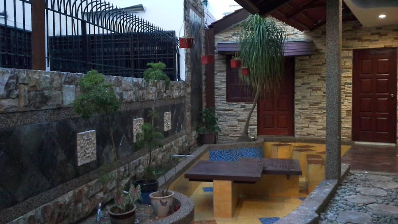 Baan Talay Homestay by the Beach