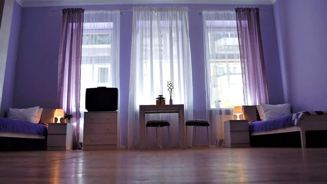 Happy House Hostel