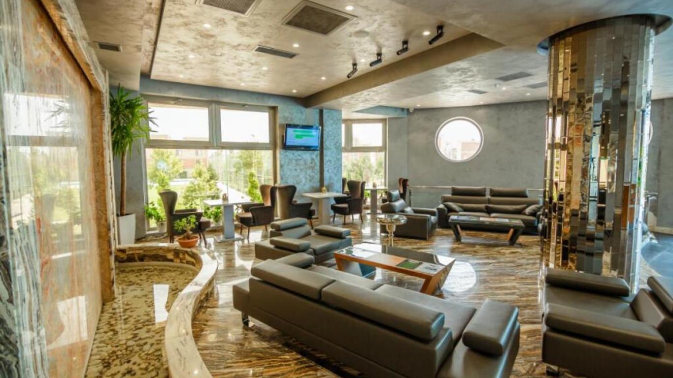 Green City Hotel