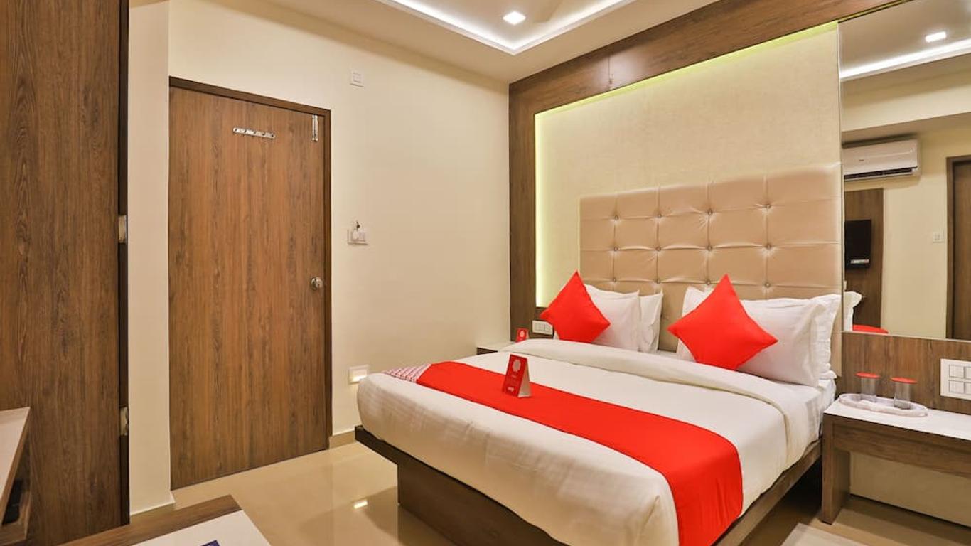 OYO 13032 Shiv Sagar Palace