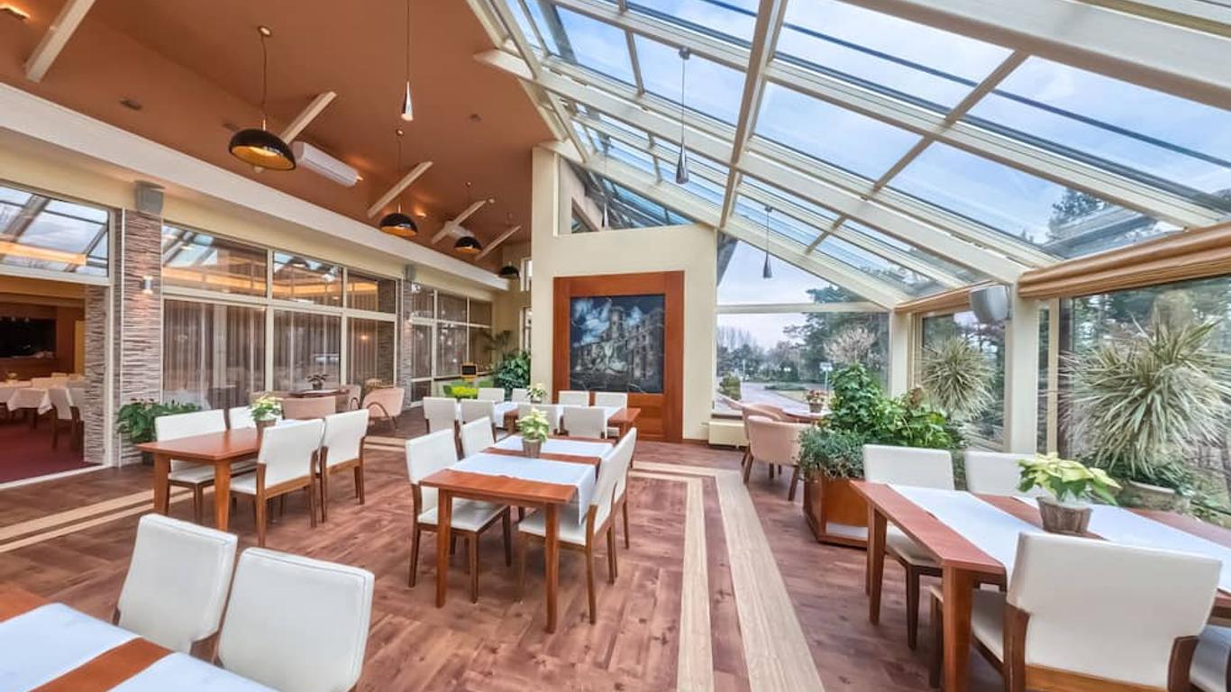 Hotel Ostaniec