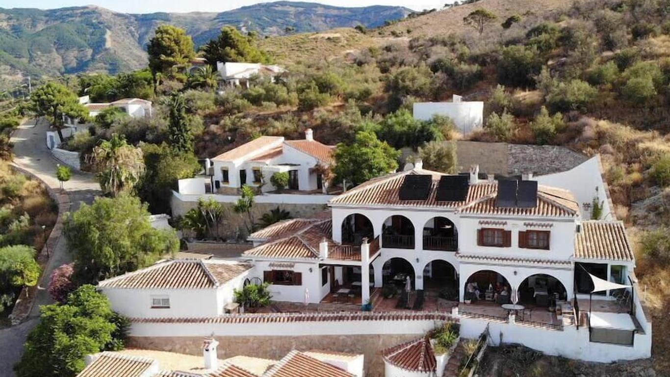 Casa Roble B&B