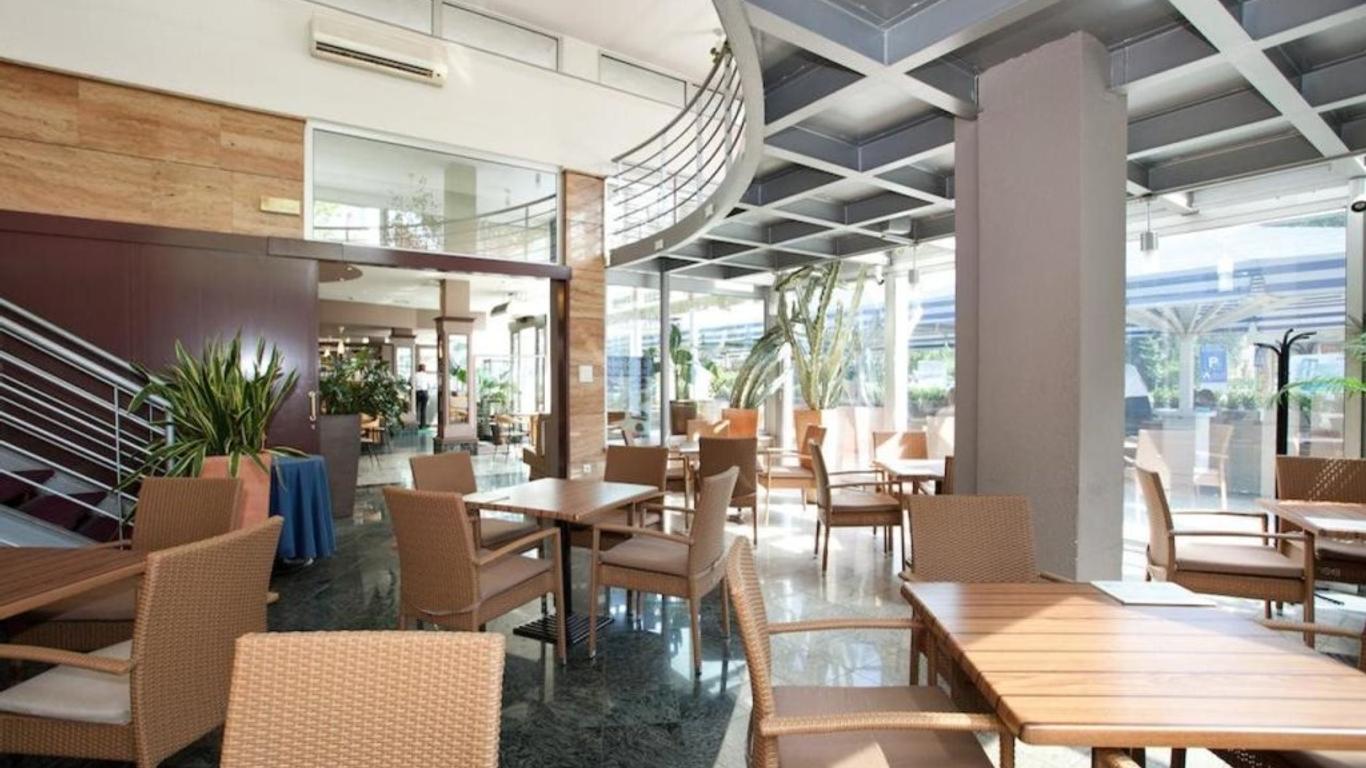 Hotel Paka
