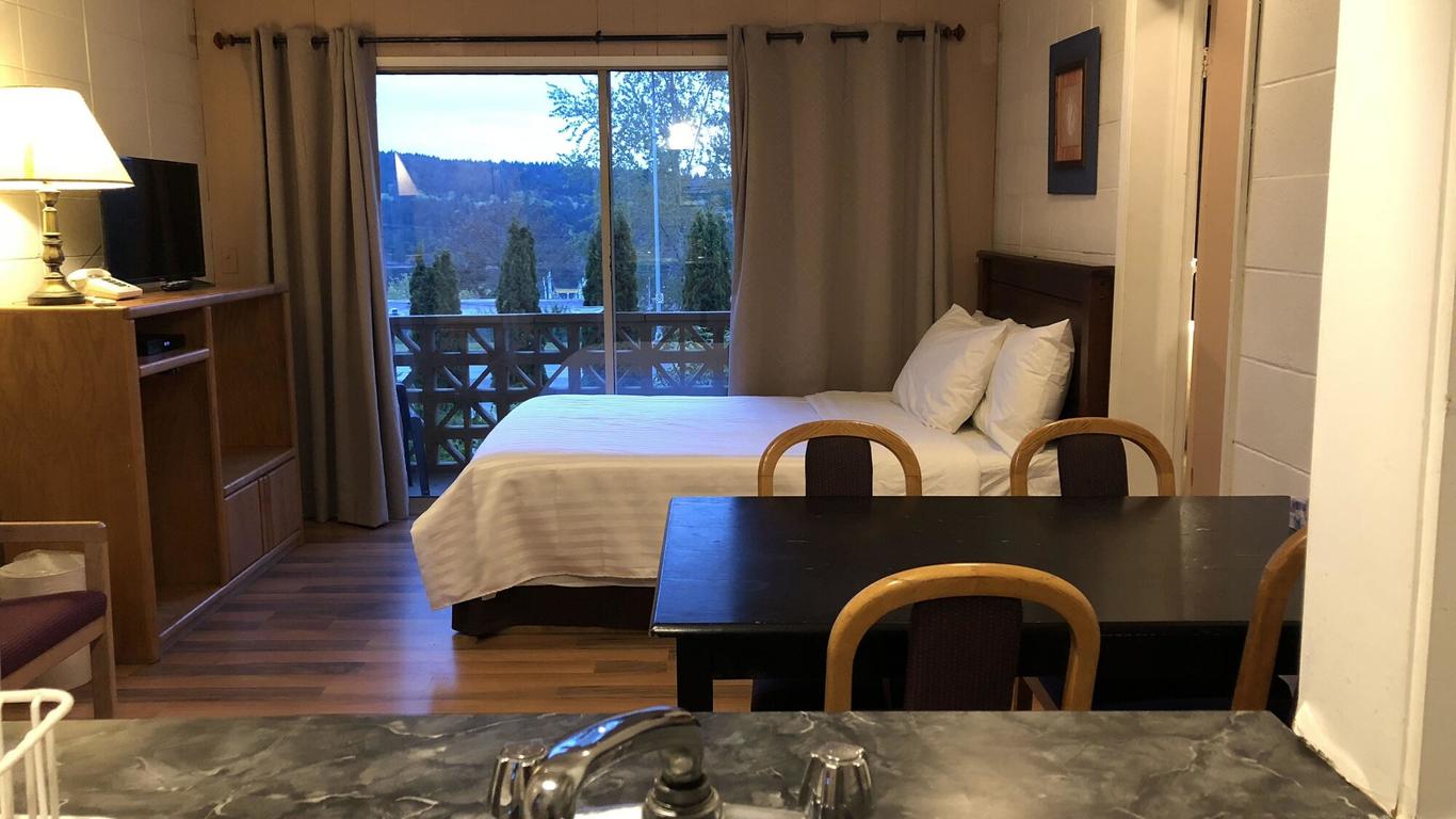Holiday House Motel
