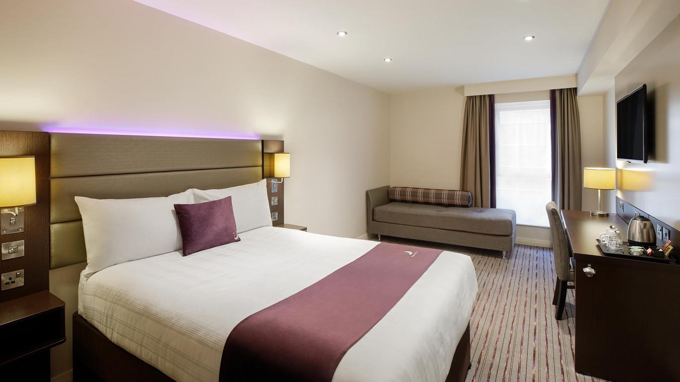 Premier Inn Manchester Trafford Centre North