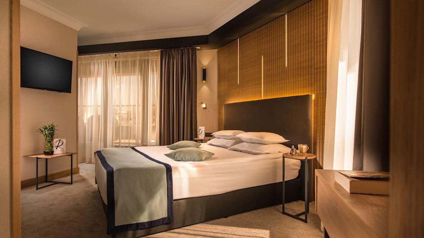 Rosslyn Thracia Hotel
