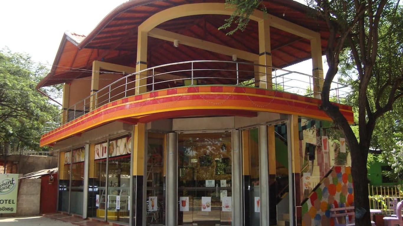 Hotel Mahawasala