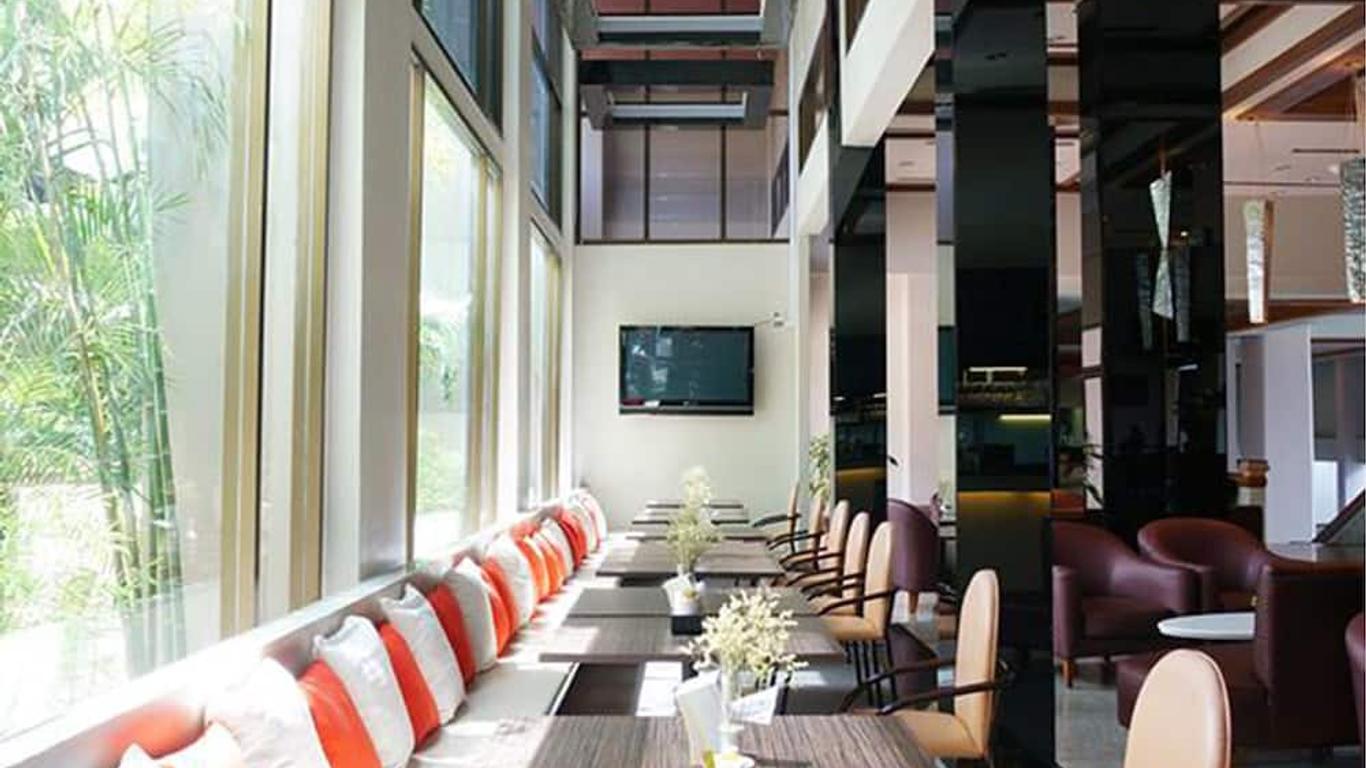 Songphanburi Hotel