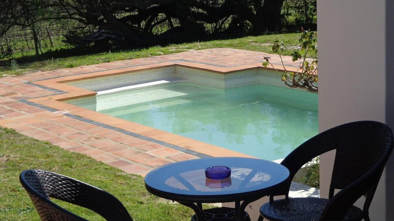 Topiary Wine Estate & Cottages