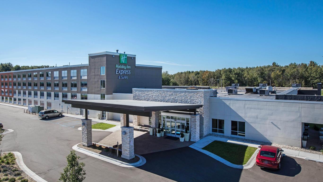 Holiday Inn Express & Suites Ludington