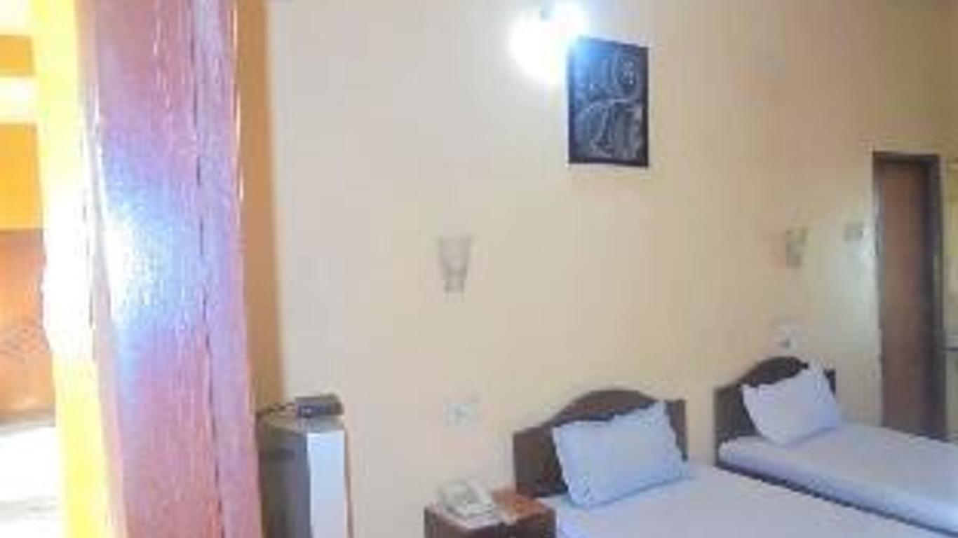 hotel akshay cosmo