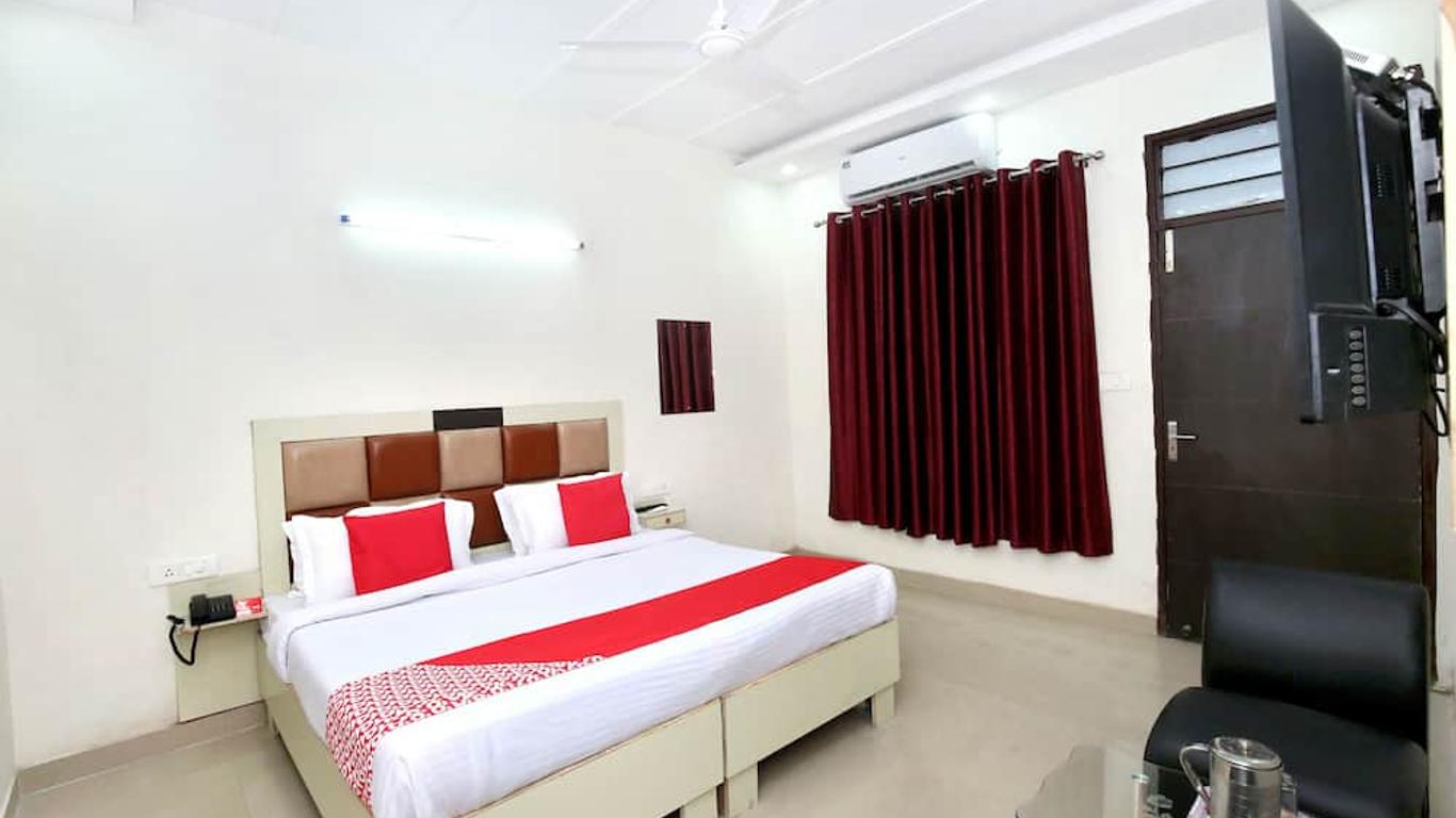 Oyo 11369 Hotel Noor