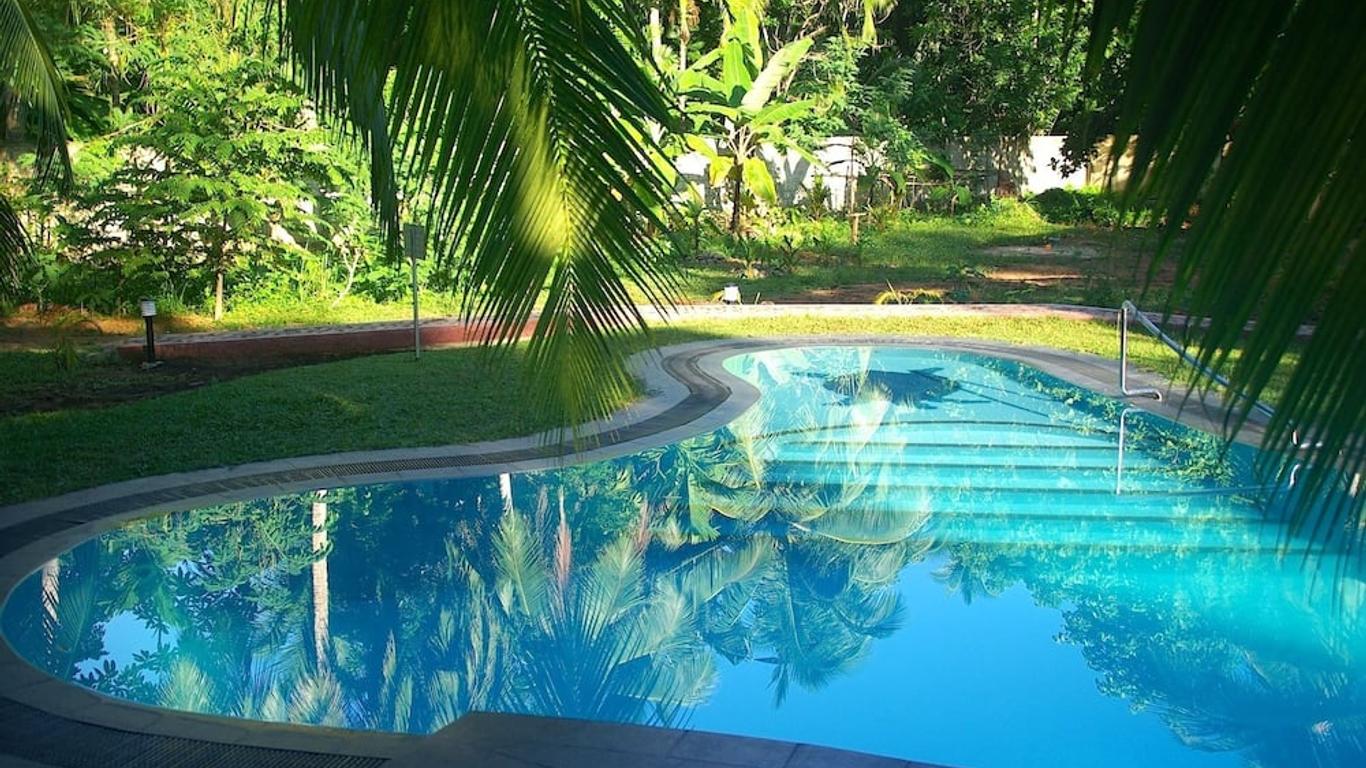 King Coconut Lodge