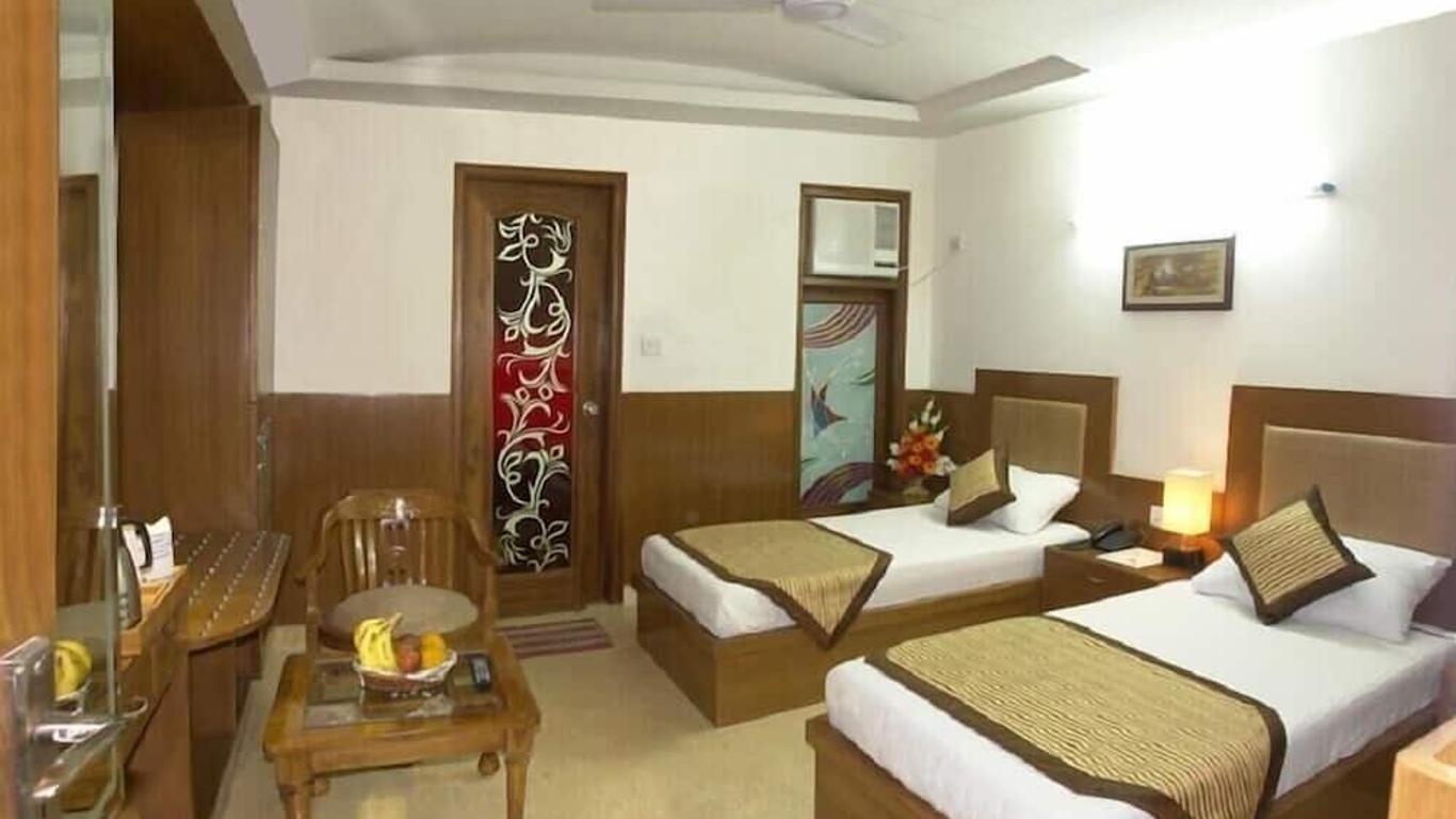 Hotel Apra Deluxe