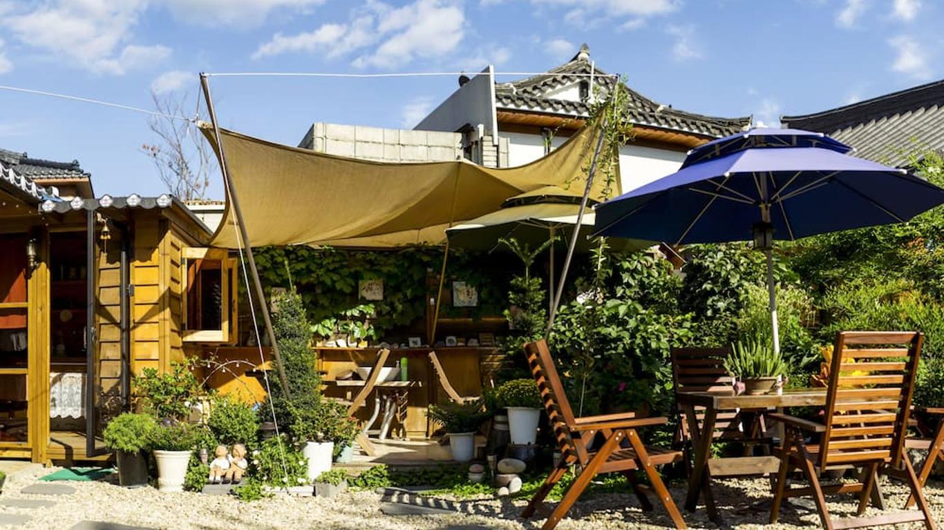 Hohomom Guesthouse