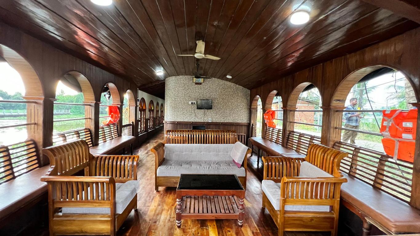Indraprastham Houseboat
