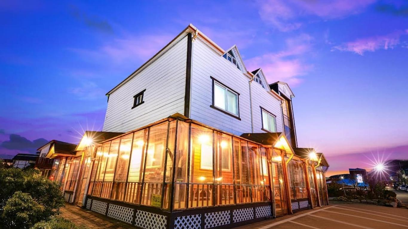Sokcho Dderak Pension