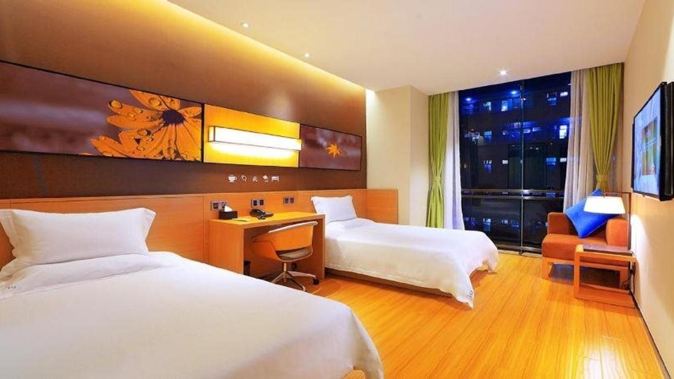 Iu Hotels·shangri-La Bus Terminal Songzanlin Temple